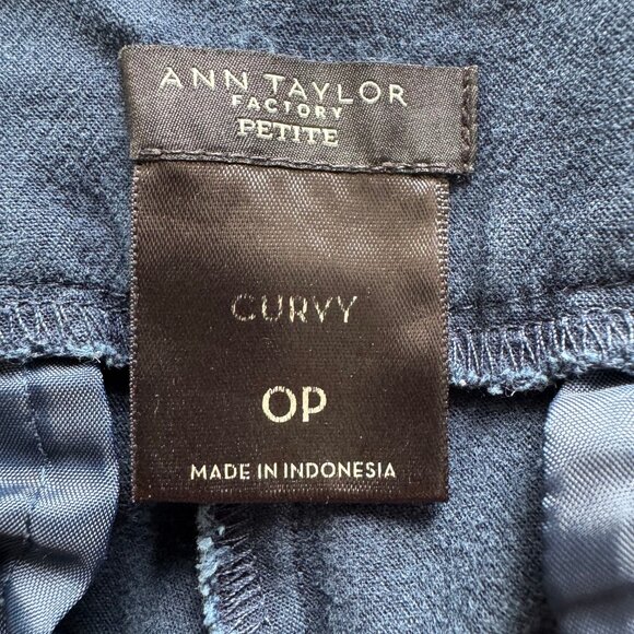 Navy Blue Ann Taylor Factory Capri Length Pants, Women's Size Curvy 0 Petite - Picture 3 of 3